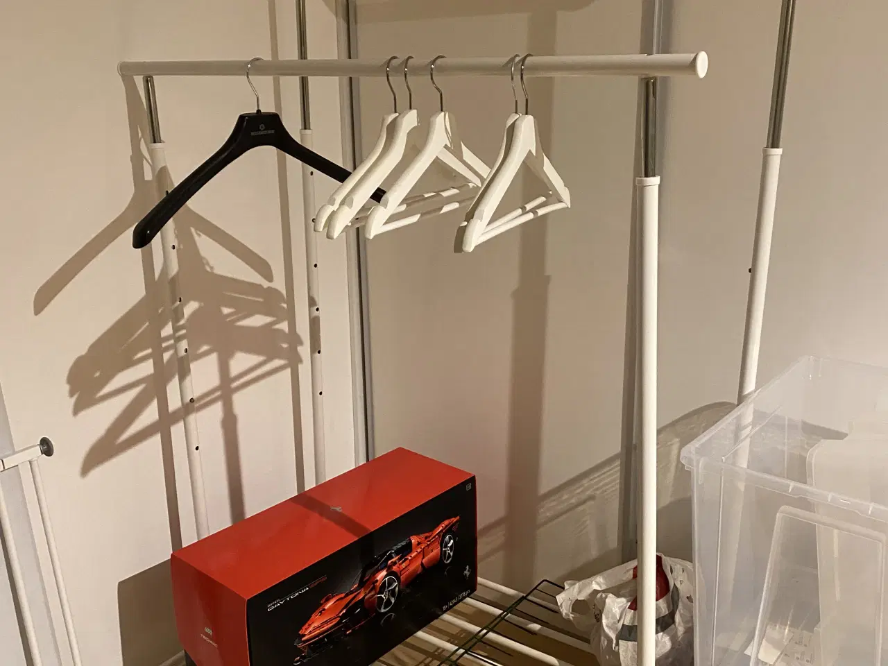 Billede 2 - 2x tøjstativ fra ikea