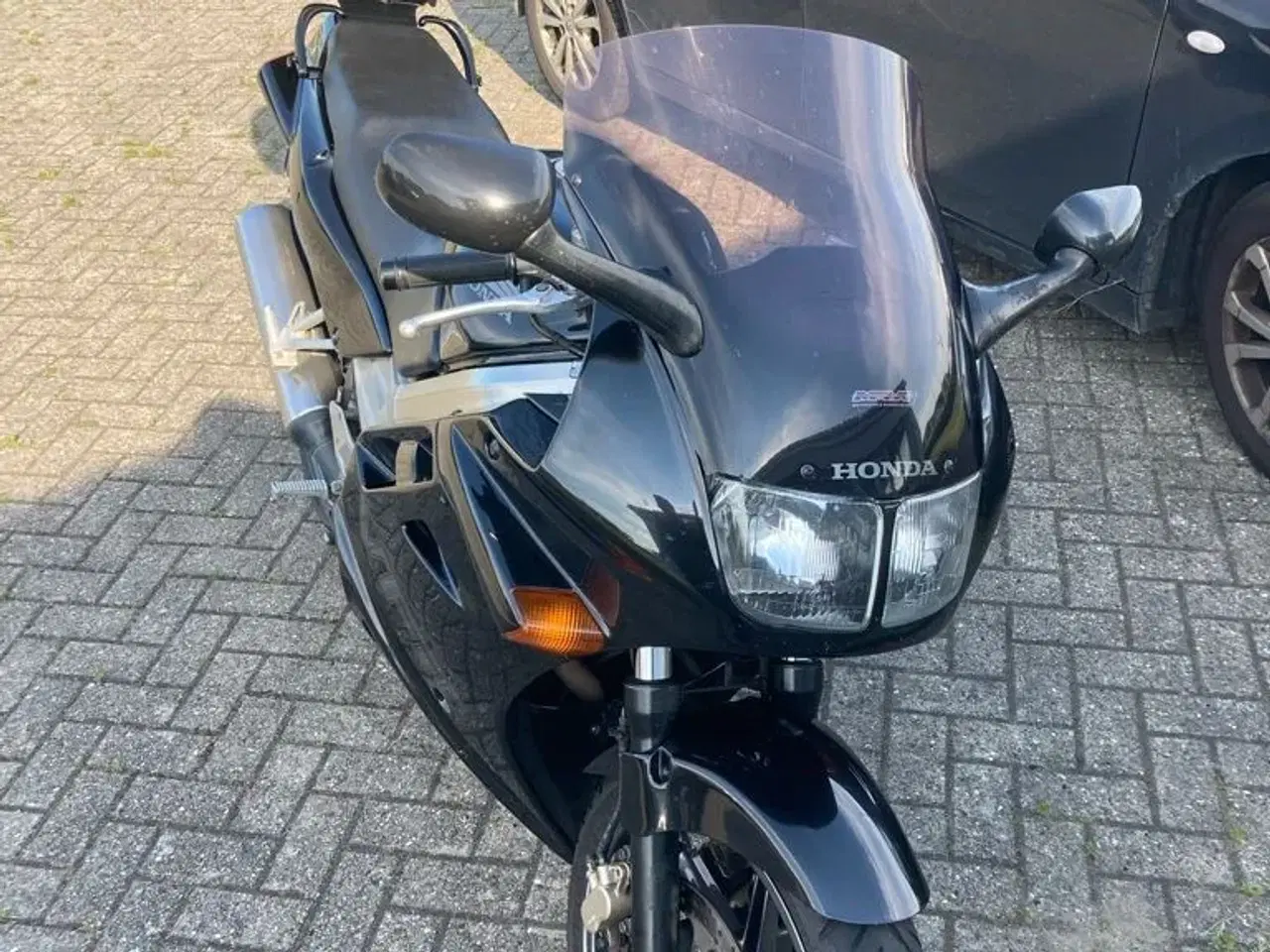 Billede 2 - Velholdt Vfr 750 RC36