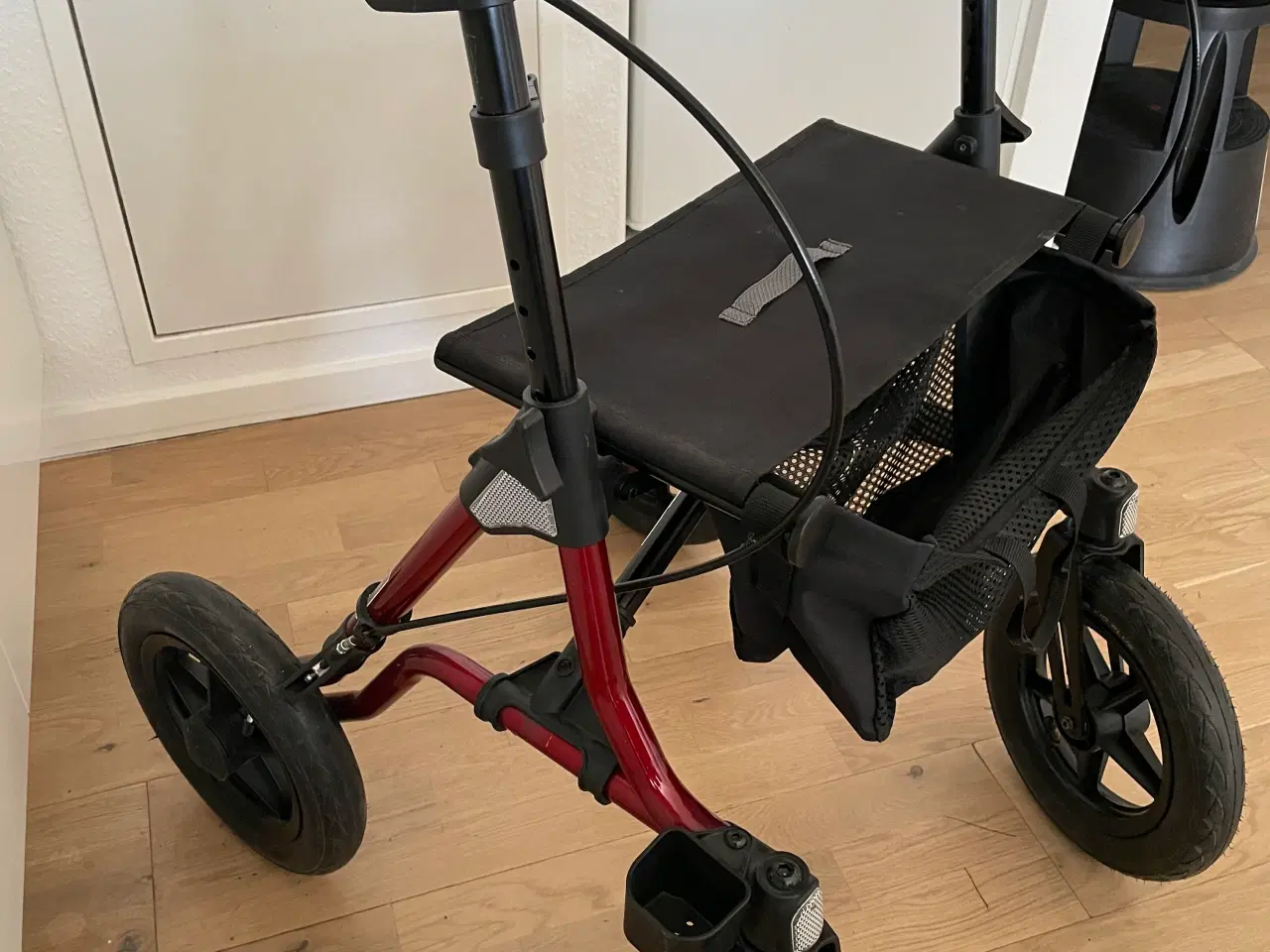 Billede 2 -  Rollator, robust off-road med luftgummihjul