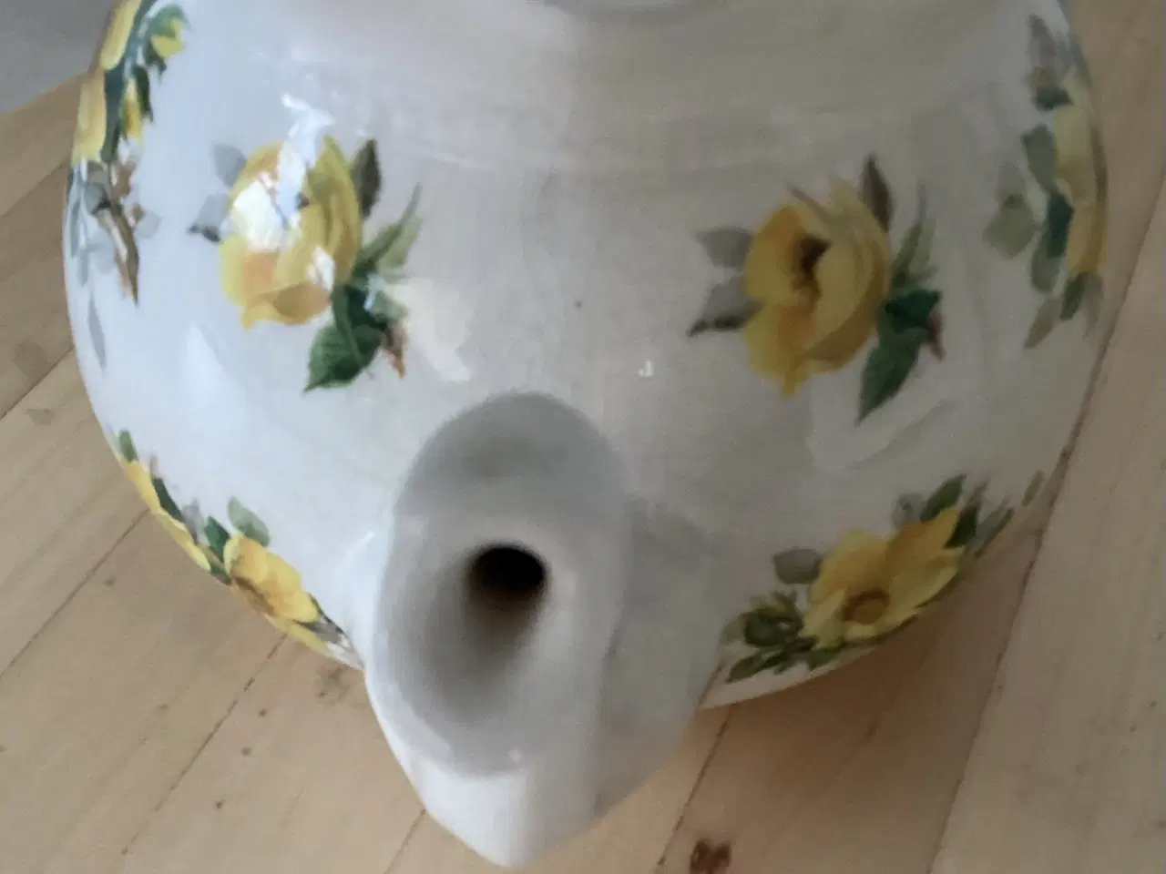 Billede 6 - Ældre Arthur Wood tekande med gule blomster