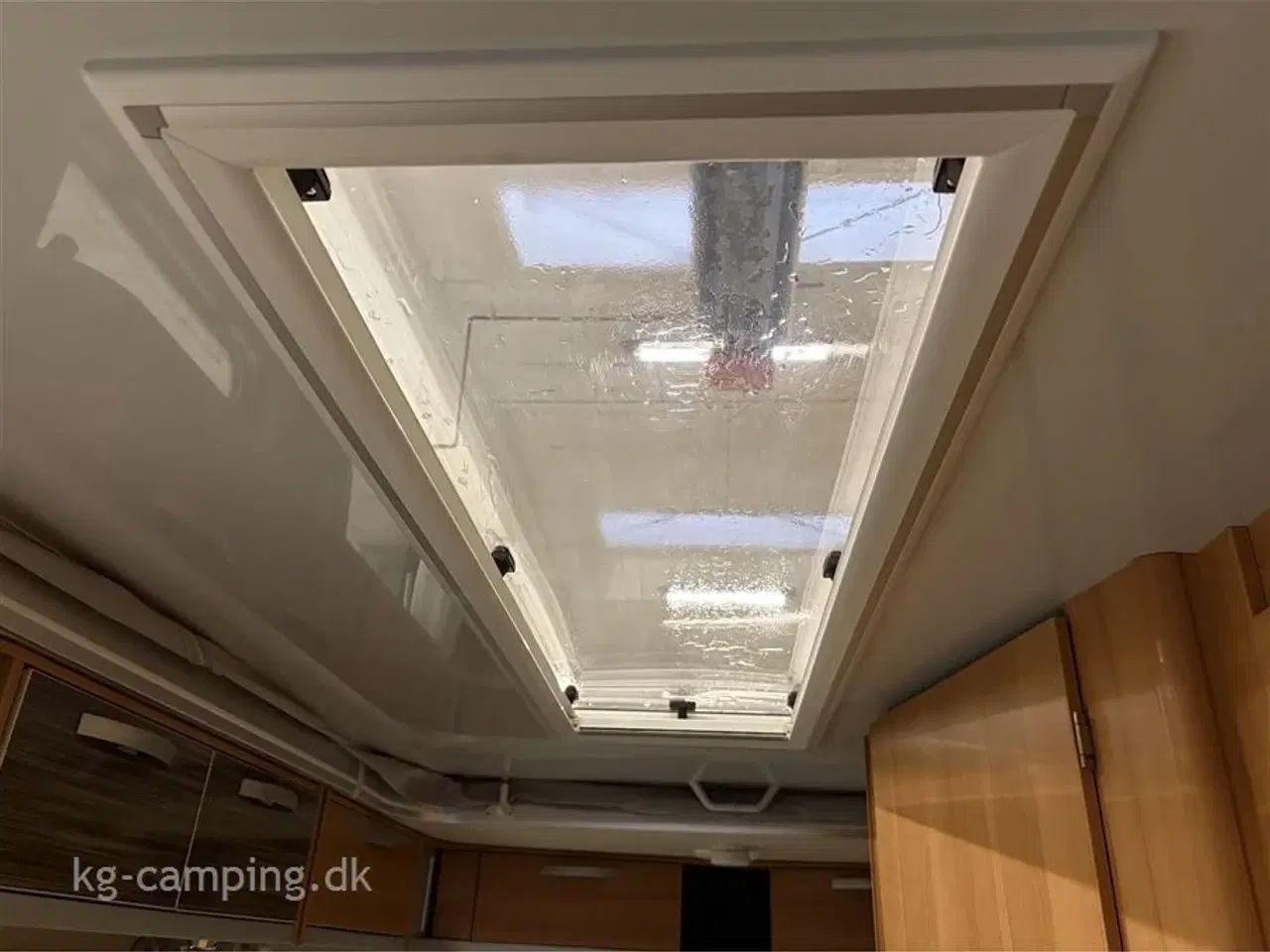 Billede 8 - 2015 - Hymer Eriba Feeling 425 Lille let rejse vogn med fortelt. Står yderst velholdt.