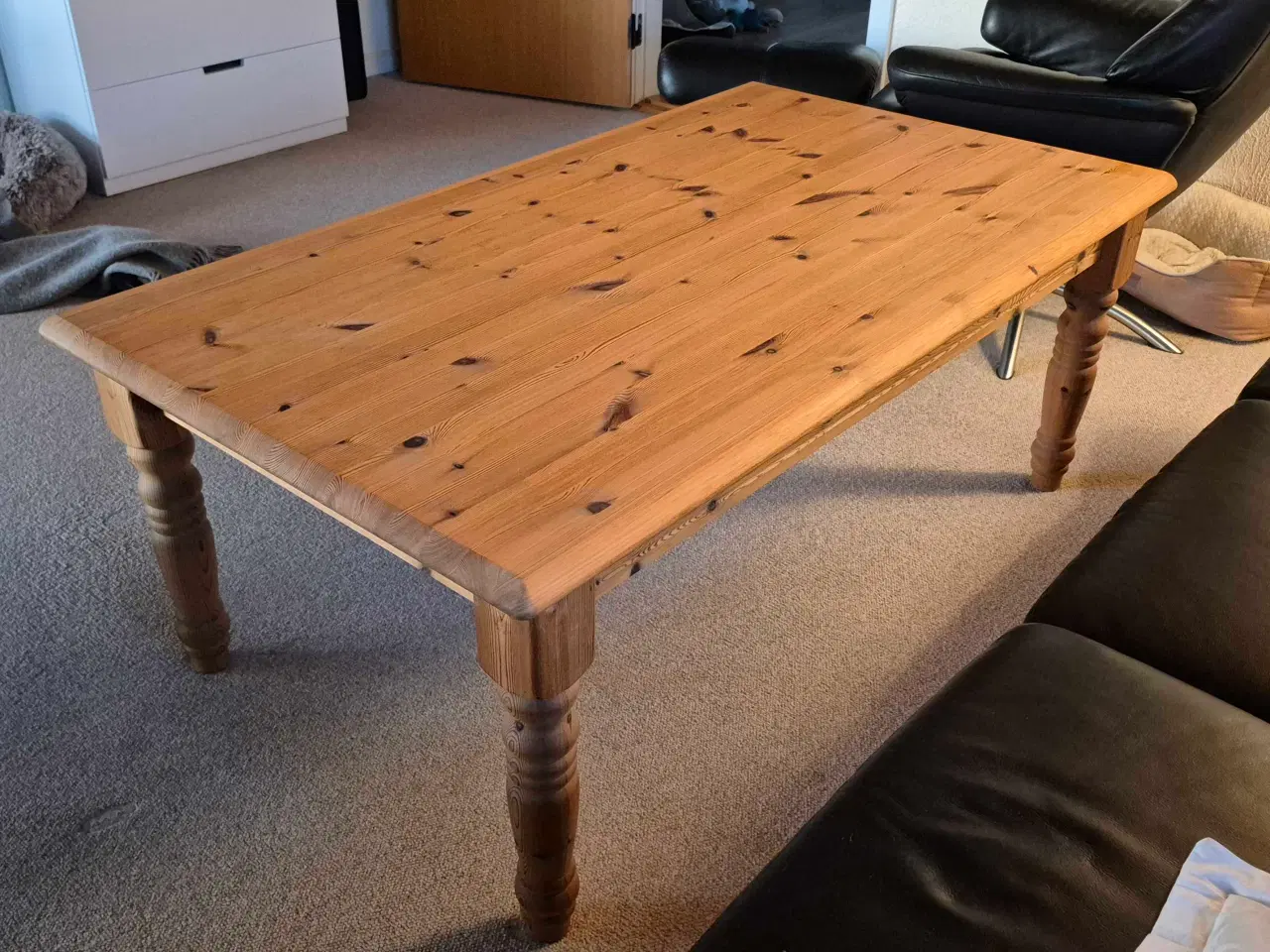 Billede 2 - Spisebord i fyrretræ