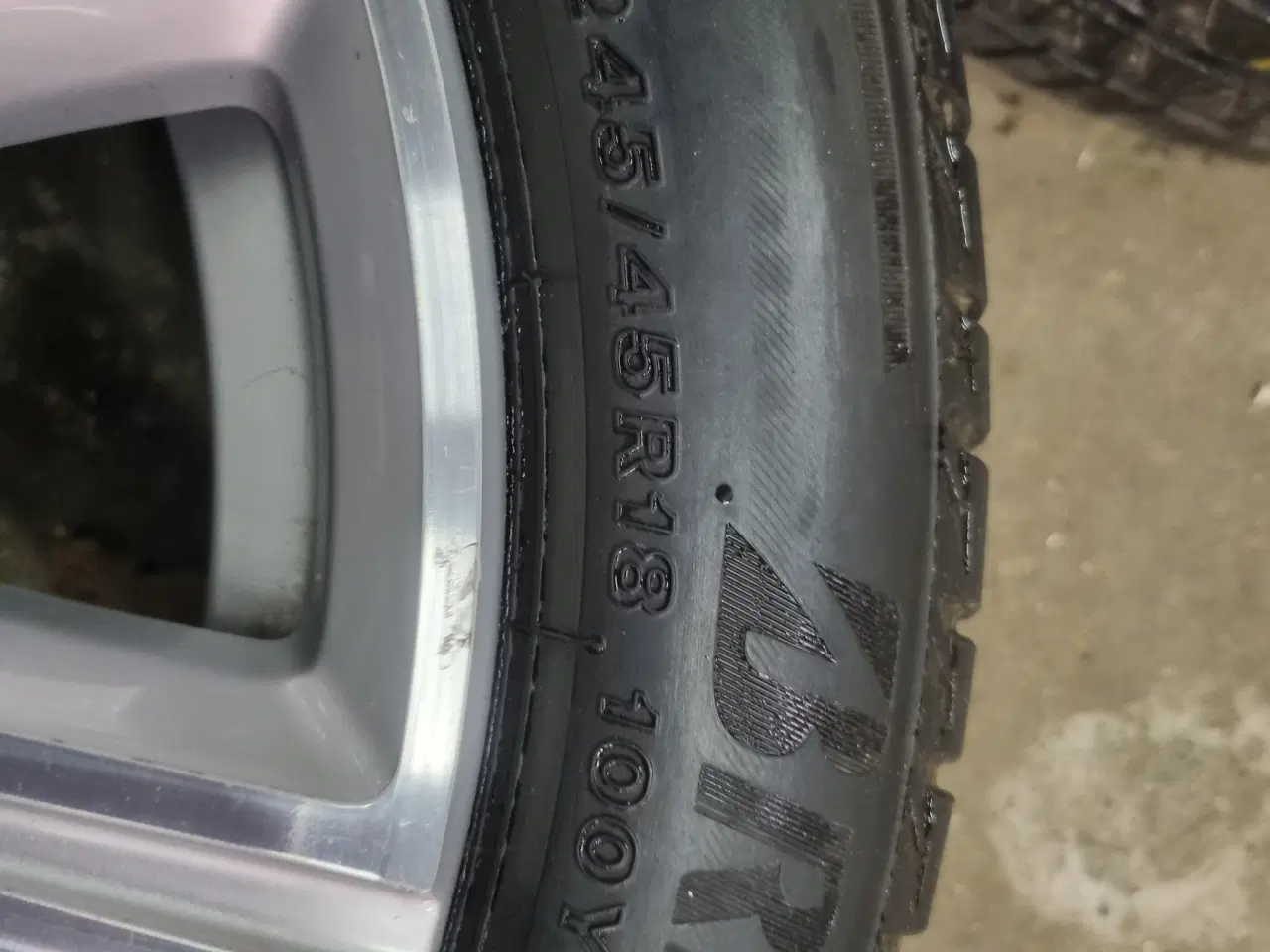 Billede 6 - 18" Volvo fælge med sommerdæk
