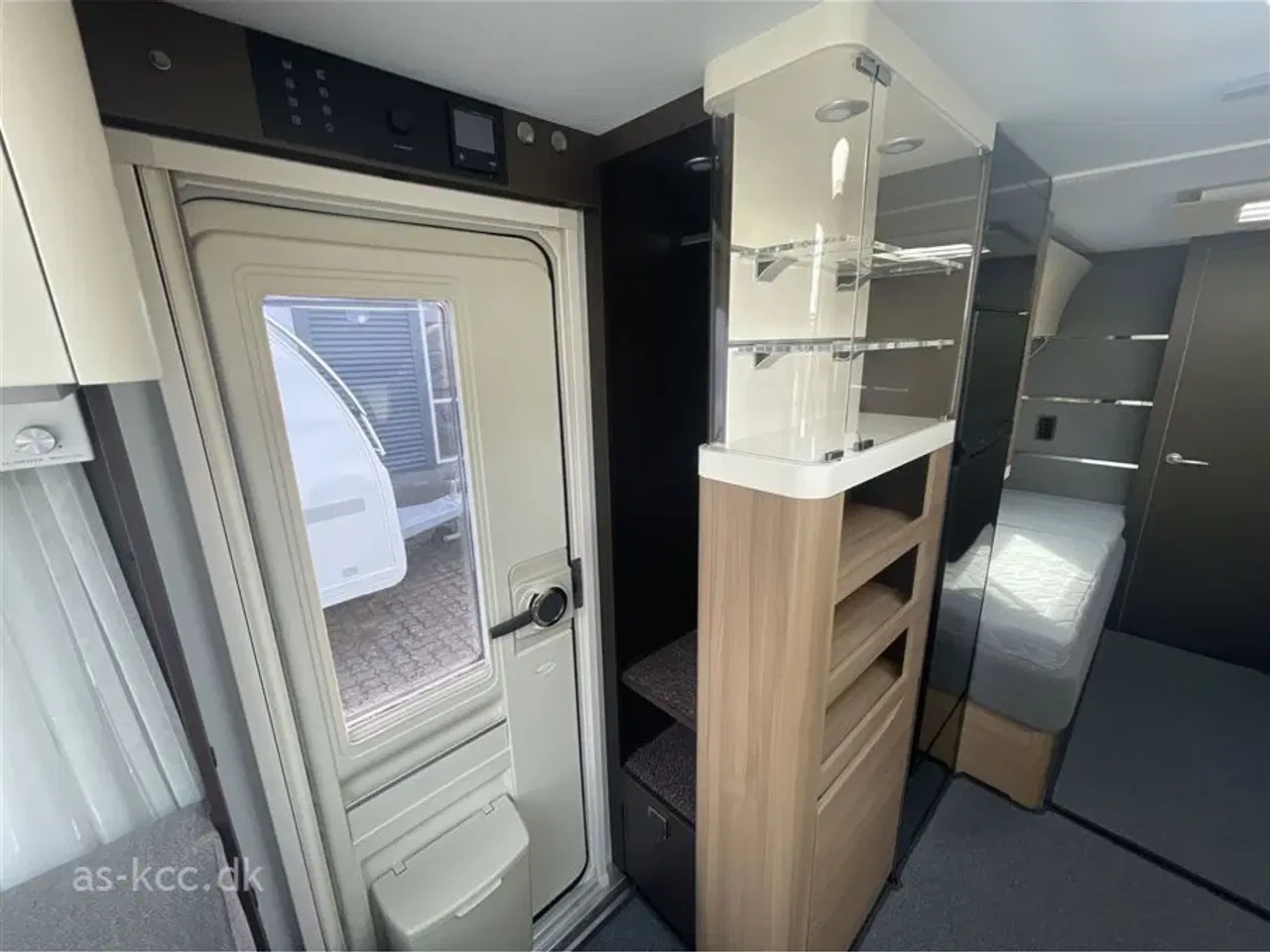 Billede 5 - 2019 - Adria Alpina 613 UT   Adria Alpina 613 UT Alde Centralvarme og enkelte senge