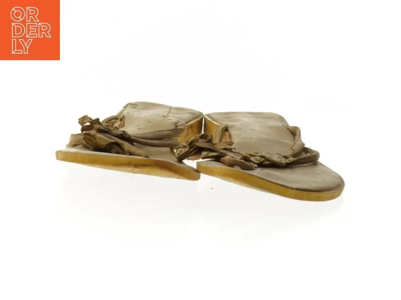 Billede 3 - Brune sandaler med blomsterpynt (str. Længde, 27 cm)