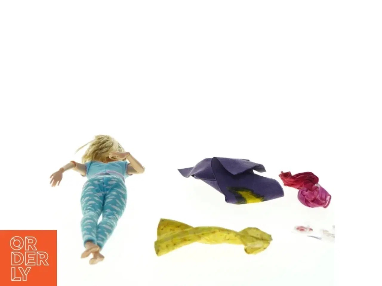Billede 4 - Barbie med tøj og tilbehør (str. 30 x 6 cm)