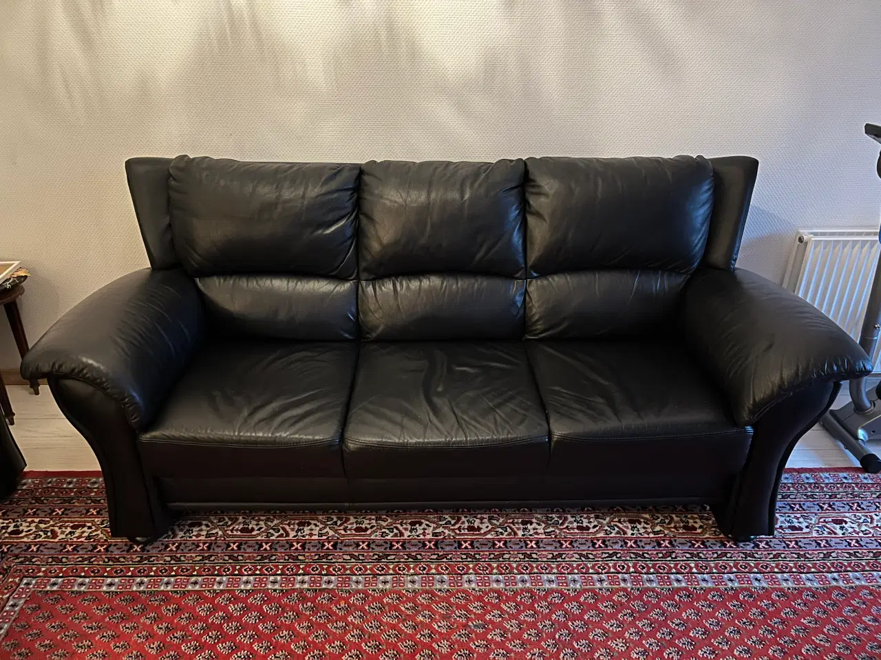 Billede 1 - Gratis sofasæt 3+2 Pers. I sort læder