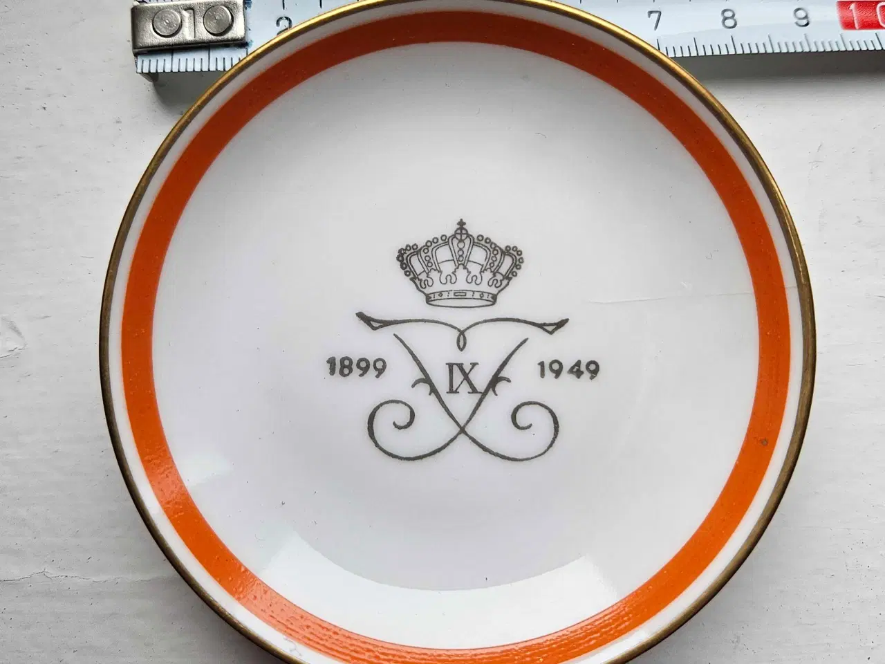 Billede 1 - Bing og Grøndahl Mindeplatte / Skål for Frederik 9