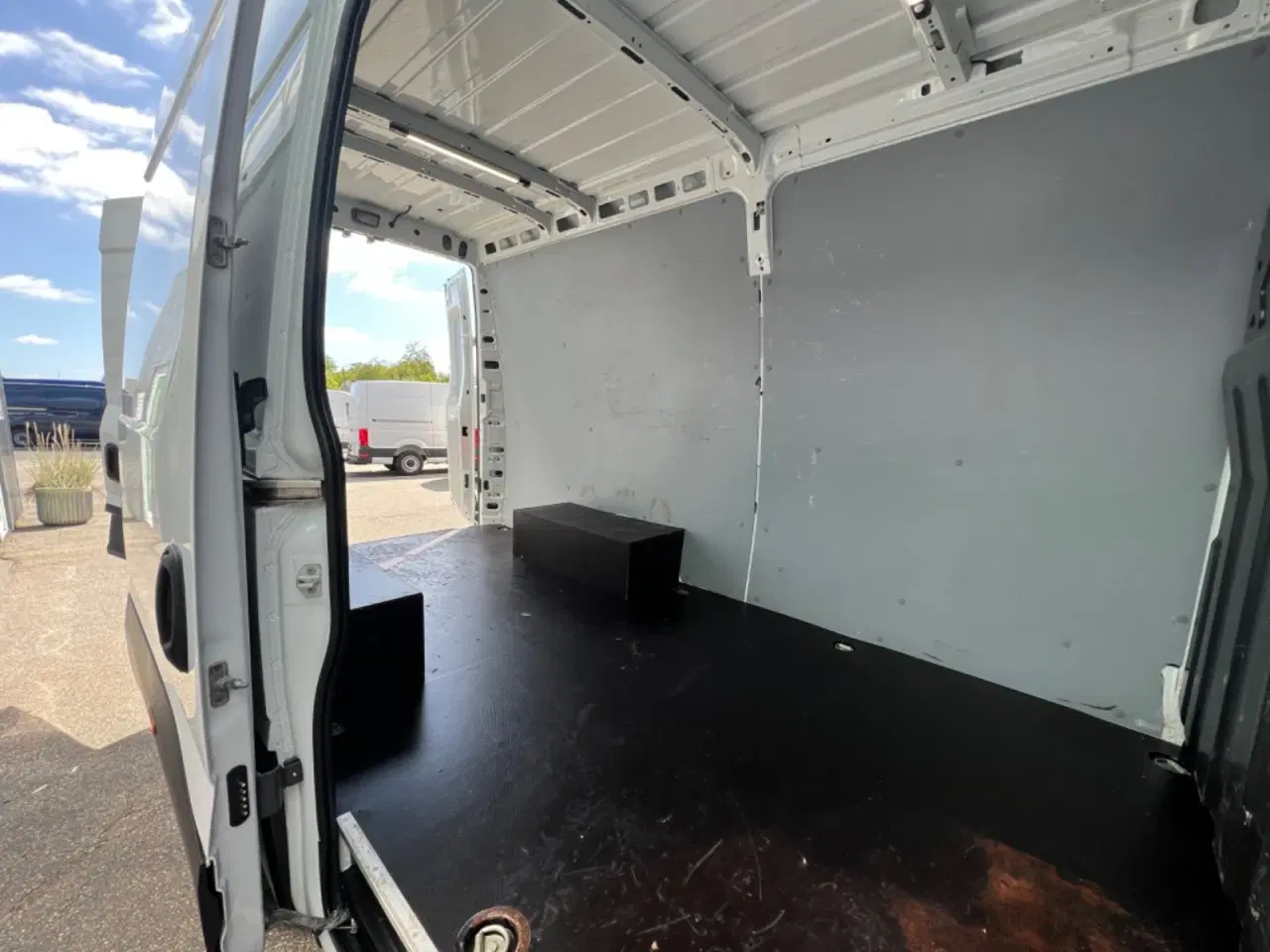 Billede 10 - Iveco Daily 3,0 35C18 12m³ Van AG8