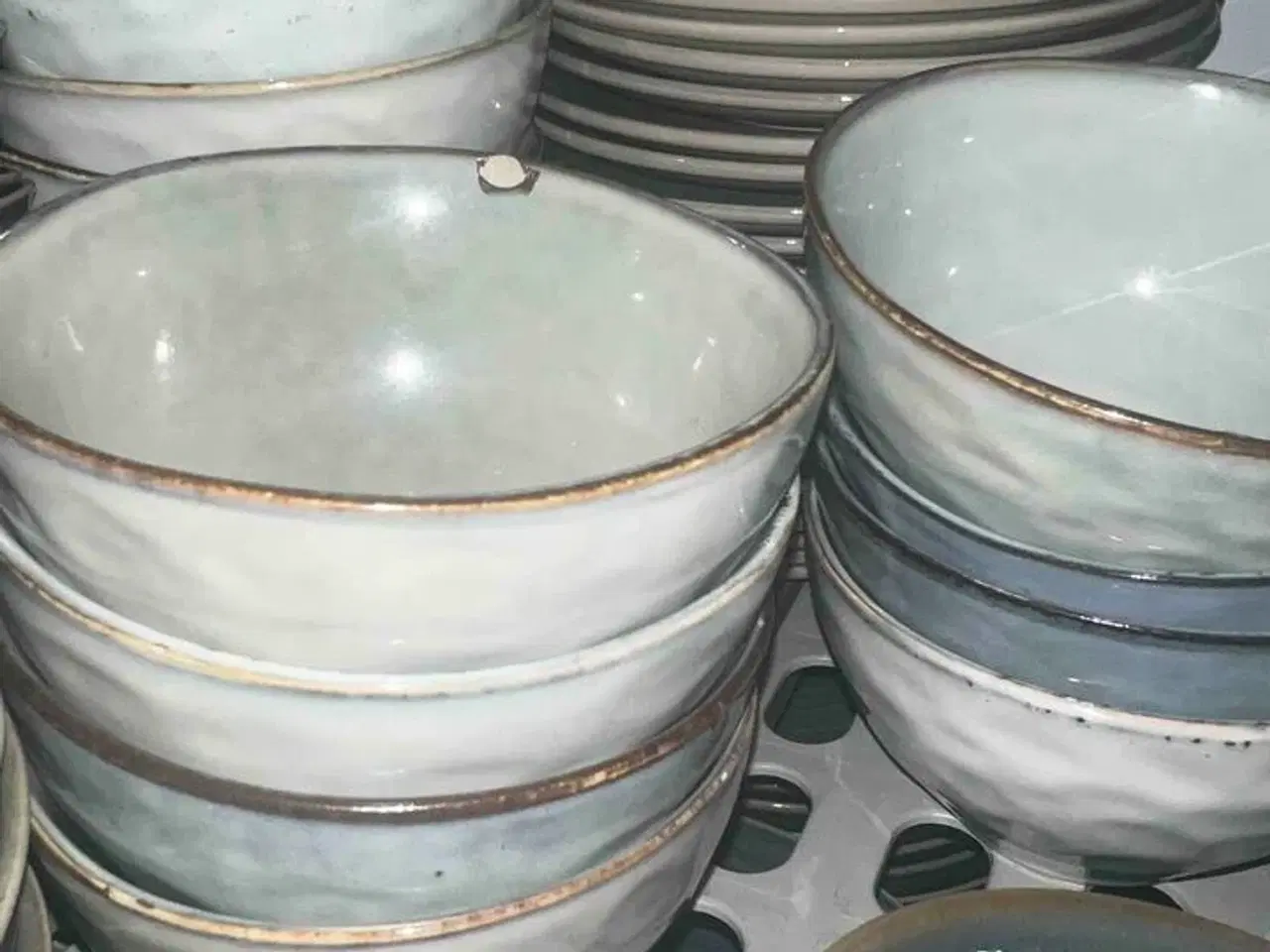 Billede 1 - Ca. 40 blandede skåle/fade