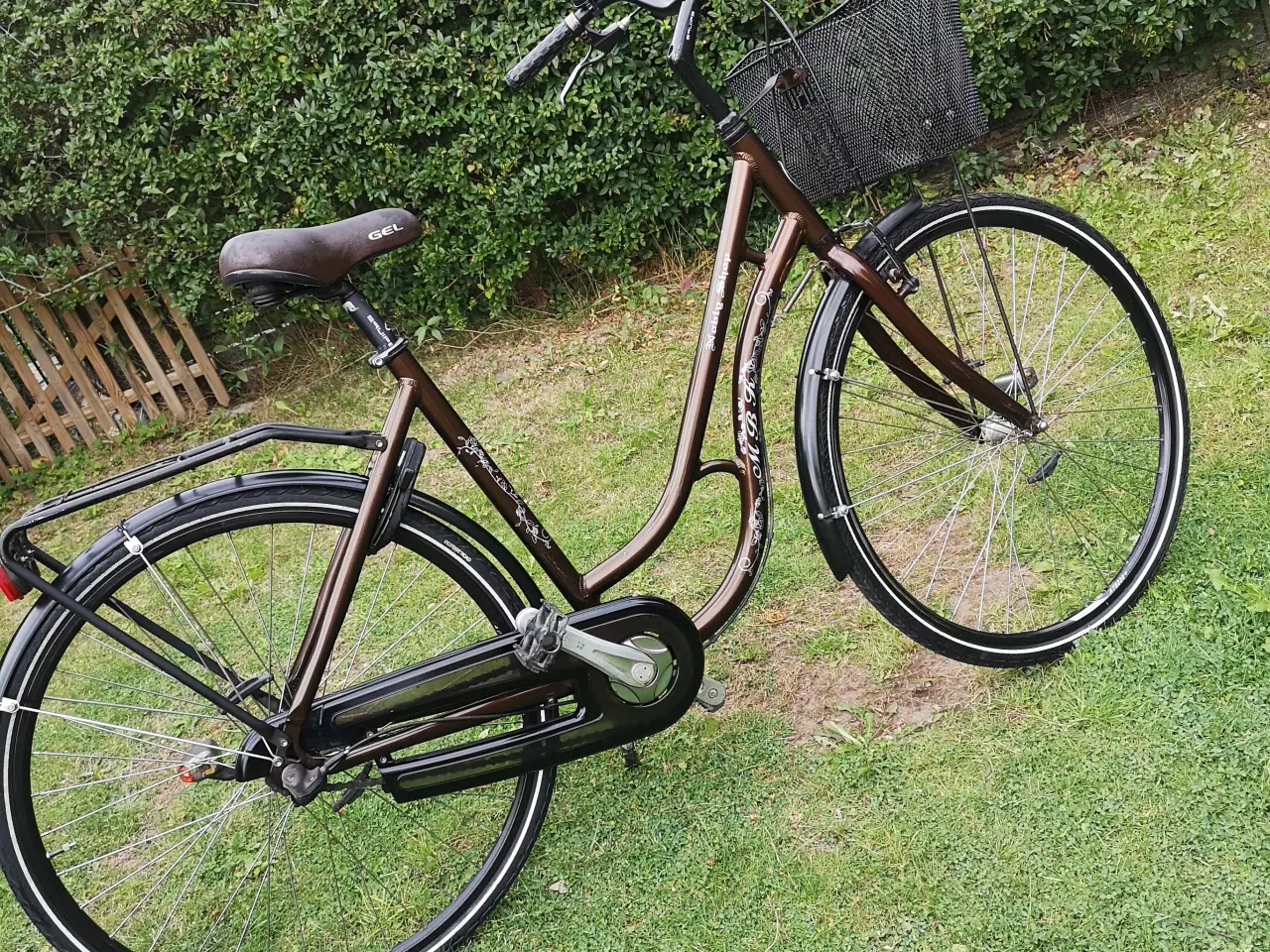 Billede 1 - MBK 28" 54cm  Løs 1 nøgle ,ny dæk ,lys foran og ba