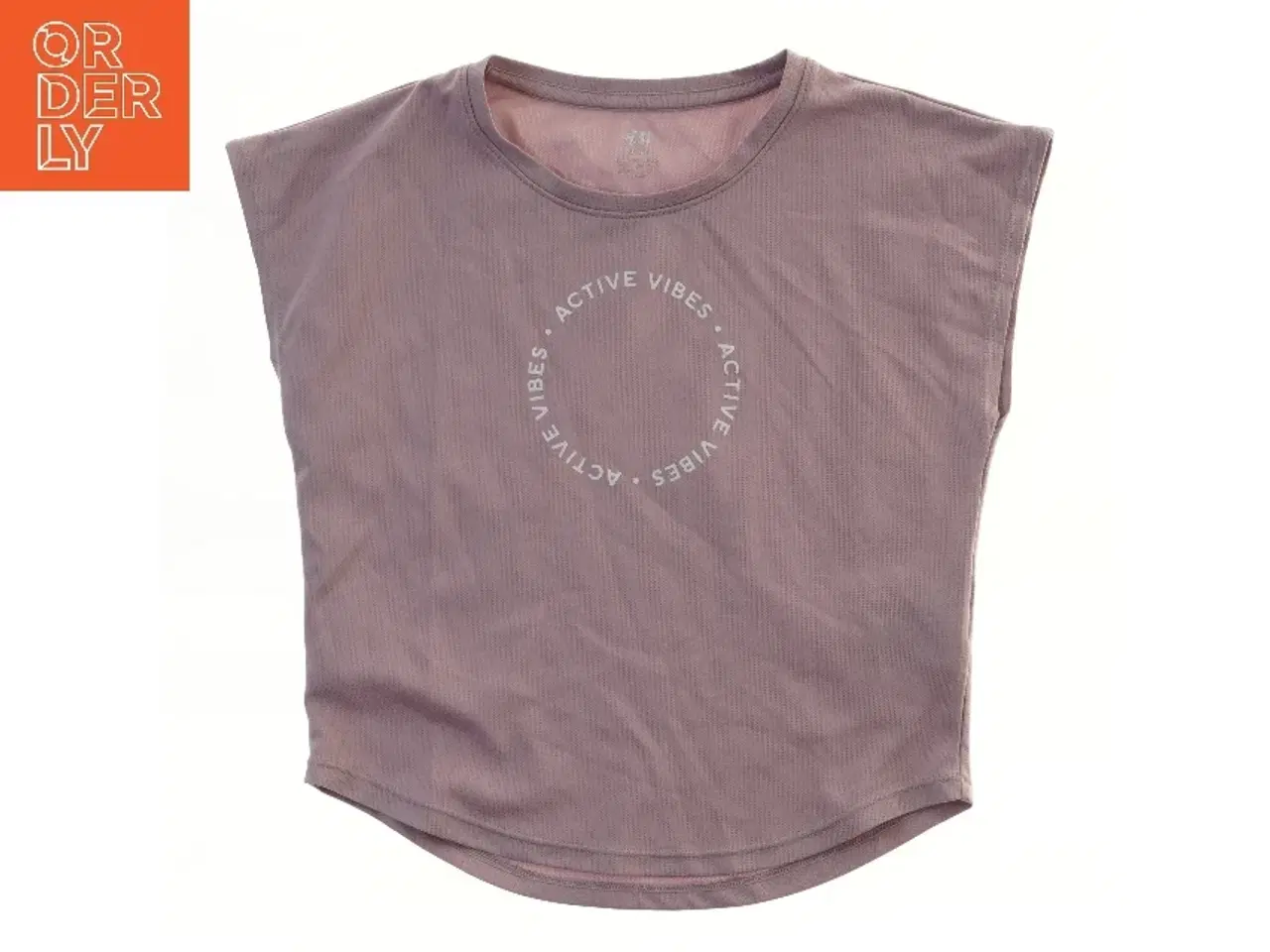 Billede 1 - Trænings T-shirt med tryk fra H&M (str. 122)