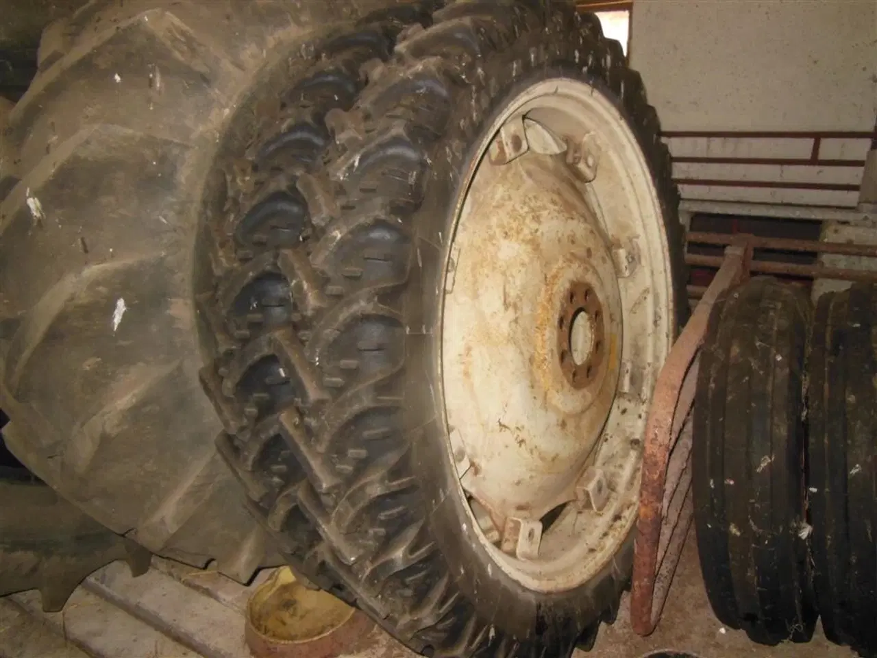 Billede 2 - - - - 9,5 R 44, passer til Ford traktor
