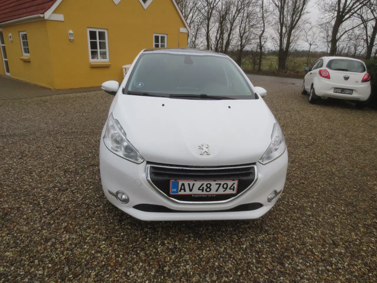 Billede 3 - Peugeot 208 1.2 i Årg 2015. Km 77000. 