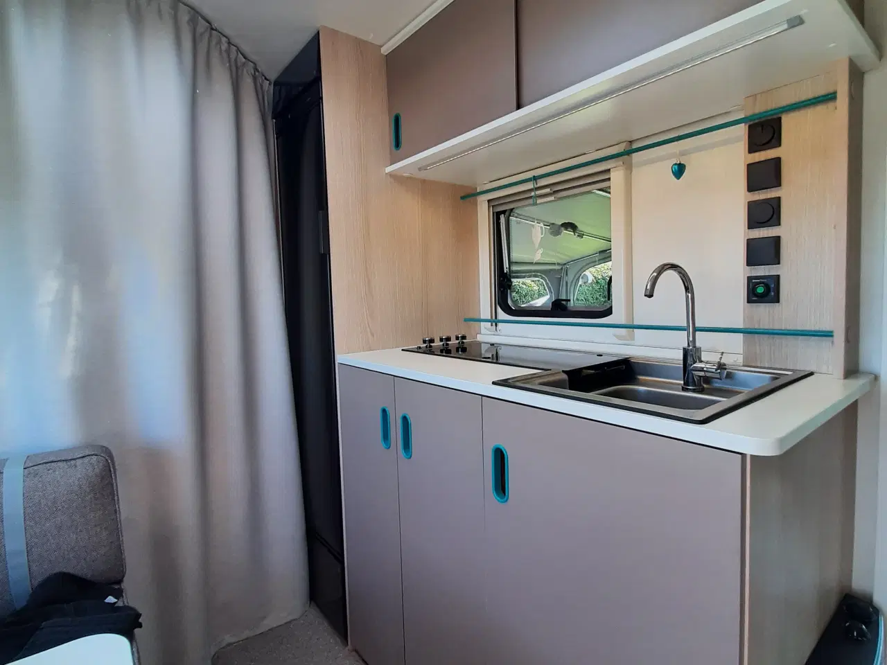 Billede 4 - Indflytningsklar campingvogn med fjordudsigt
