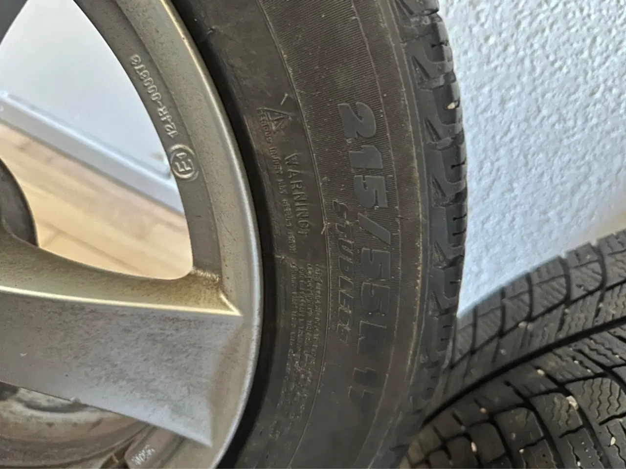 Billede 3 - Bildæk 17 tommer 215/55 R 17 vinterdæk VW passat