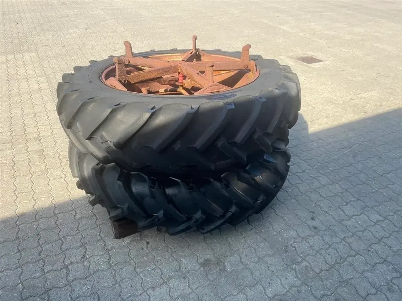 Billede 4 - Goodyear Tvillingehjul til traktor