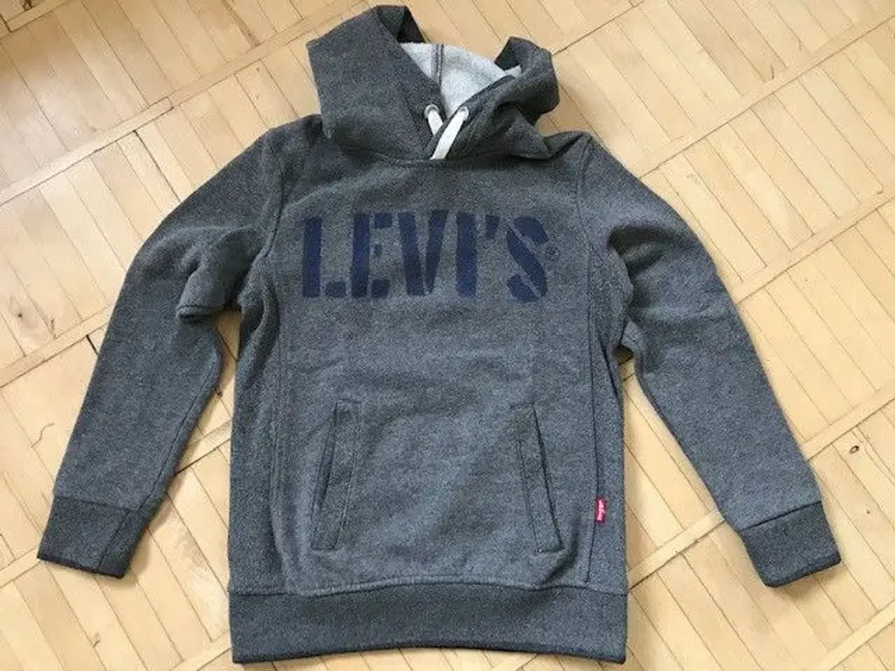 Billede 1 - Levi's hættetrøje str. 8 år