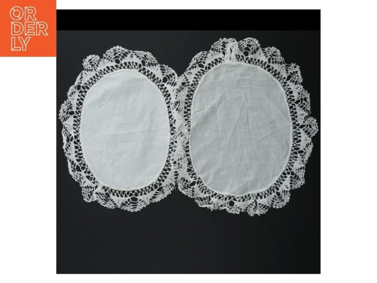 Billede 2 - To ovale blonder med blondekant (str. 23x18 cm)