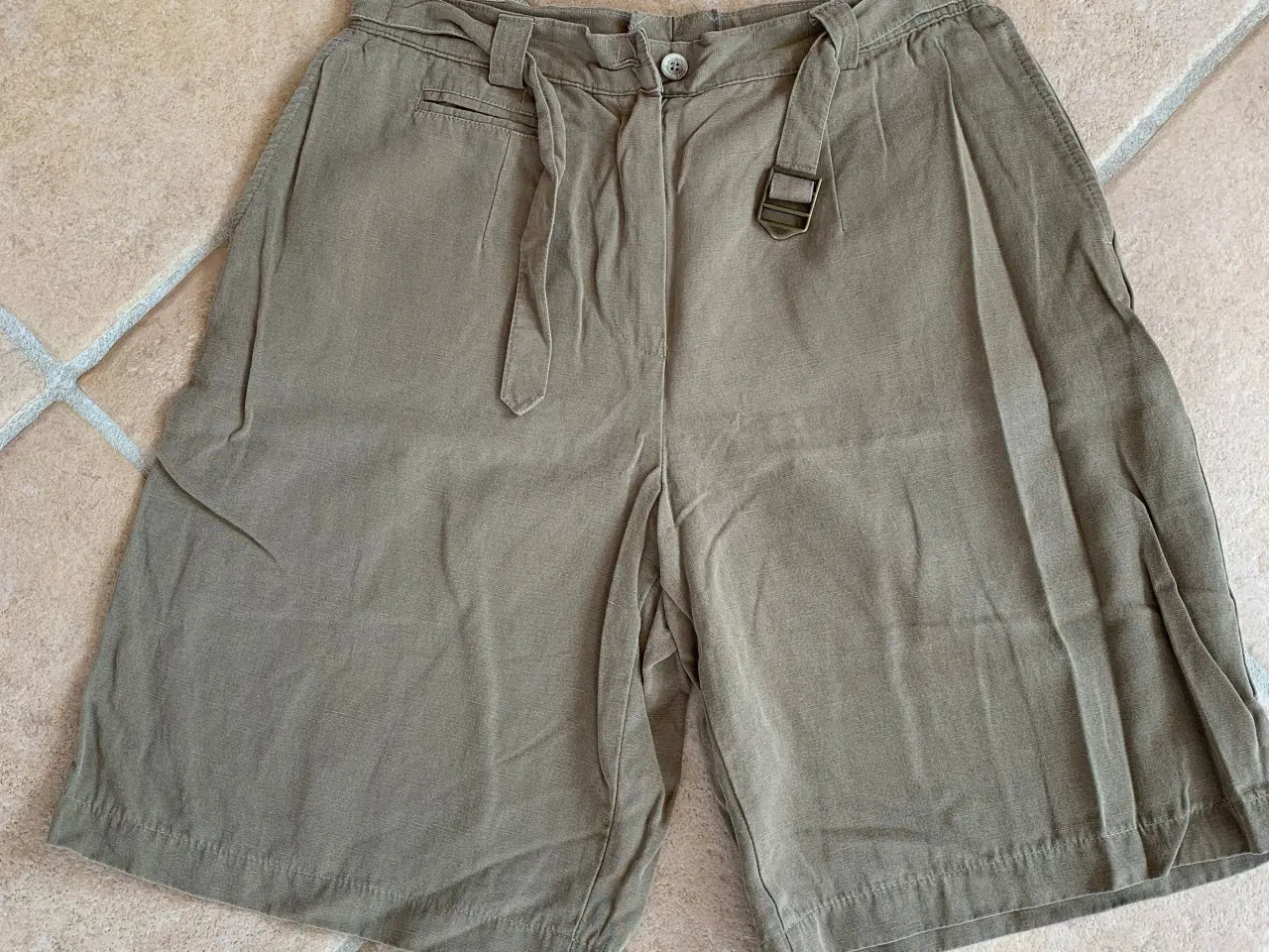 Billede 1 - CHOISE Shorts str. 40 