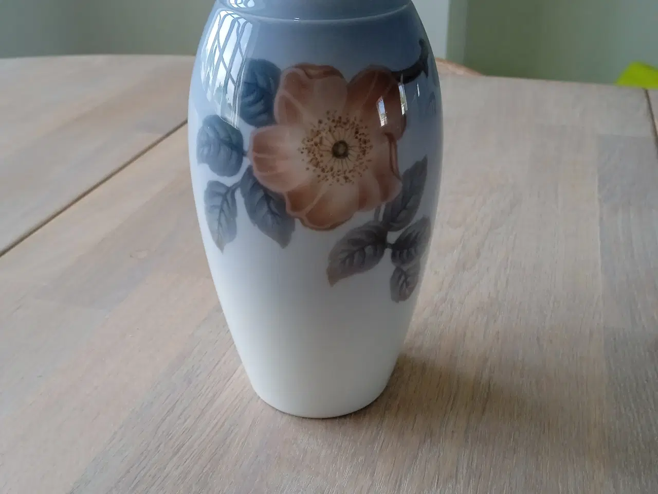 Billede 1 - Bing og Grøndahl vase med liljekonval 
