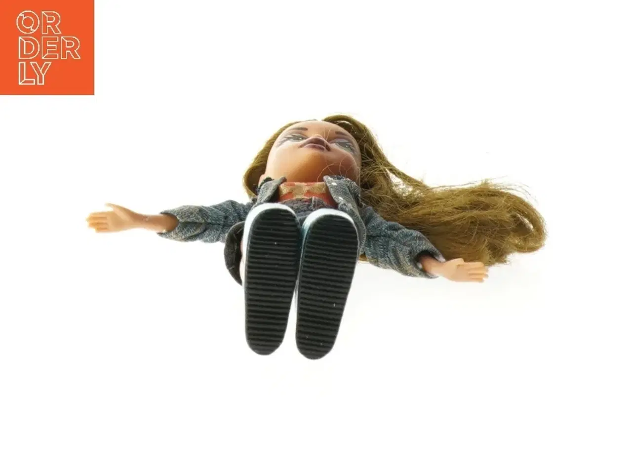 Billede 3 - Dukke med tøj og sko fra Bratz (str. 25 cm)