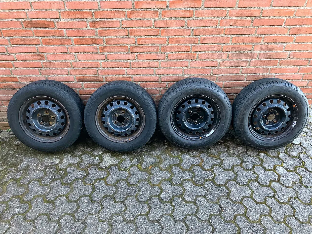 Billede 1 - 195/65 R15 vinterdæk (M+S og snefnugsymbol)