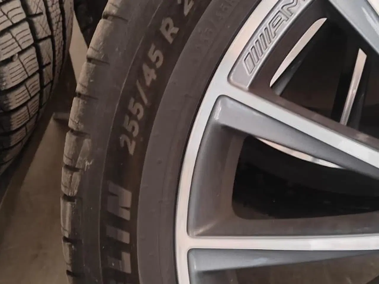 Billede 2 - 20” Mercedes AMG fælge (SUV) med gode Michelin dæk
