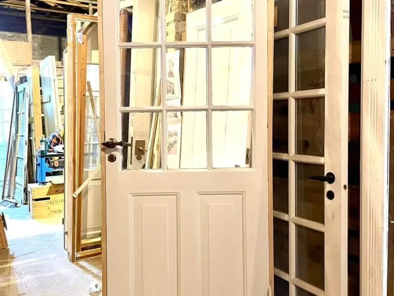 Billede 1 - Smal enkeltdør m. gammelt glas