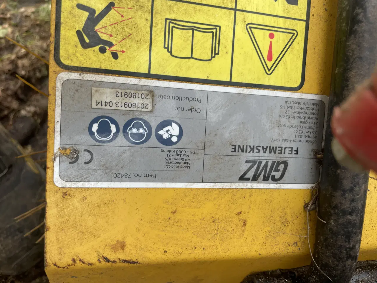 Billede 3 - Fejekost til sne/fliser. Kører fint.