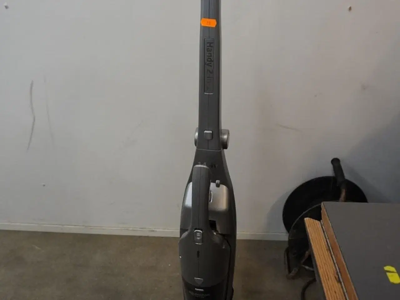 Billede 1 - Opladelig støvsuger NILFISK Handy