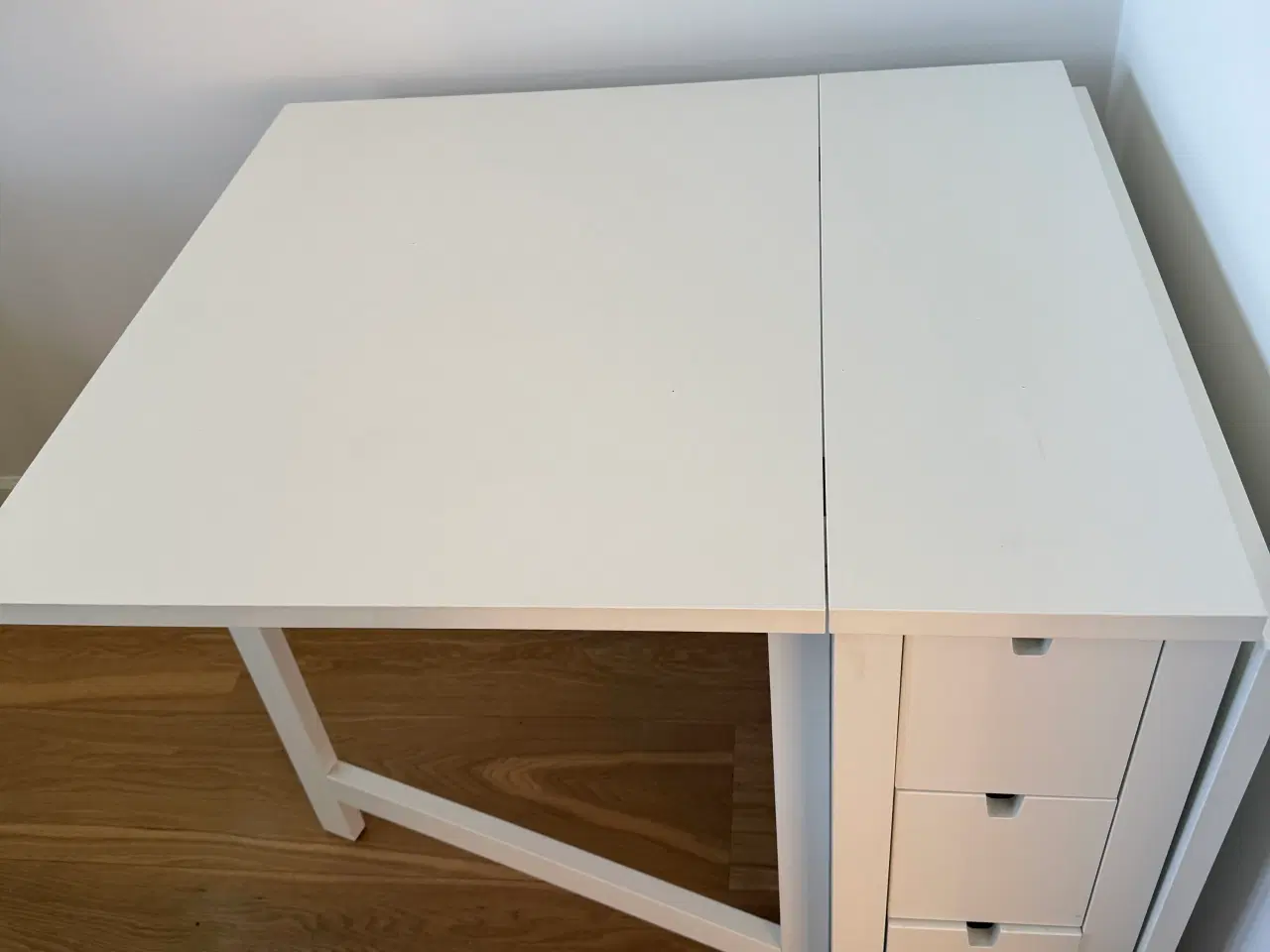 Billede 1 - Hvidt sammenklappelig skrivebord 
