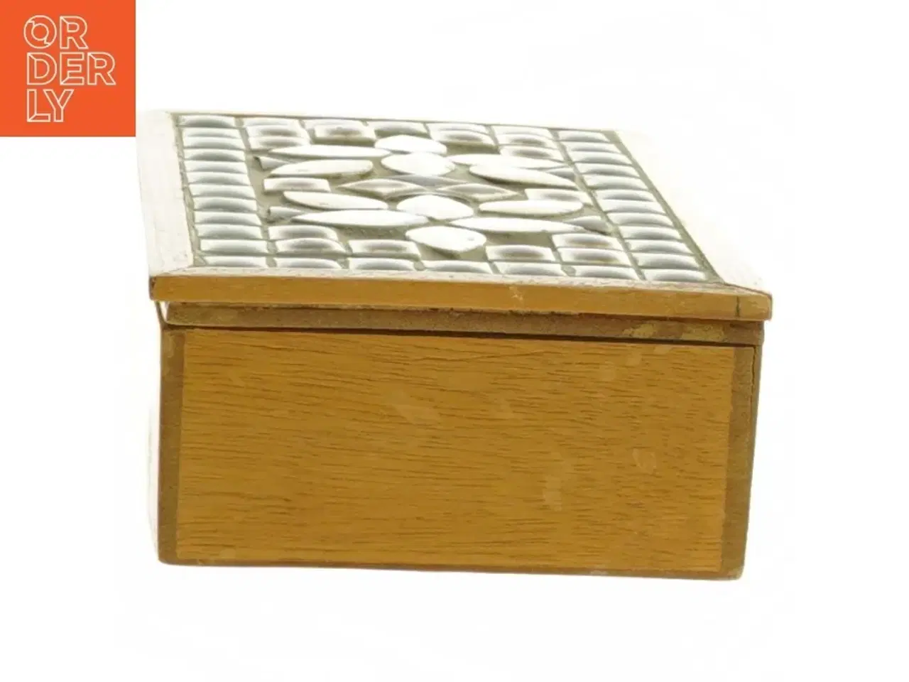 Billede 3 - Trææske med indgraveret skibsdesign fra Skandinavisk Tobakskompagni (str. 16x9 cm)