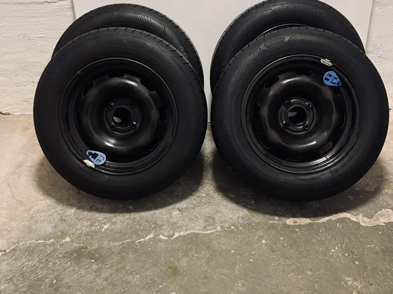 Billede 1 - Goodjear sommerdæk på fælge 