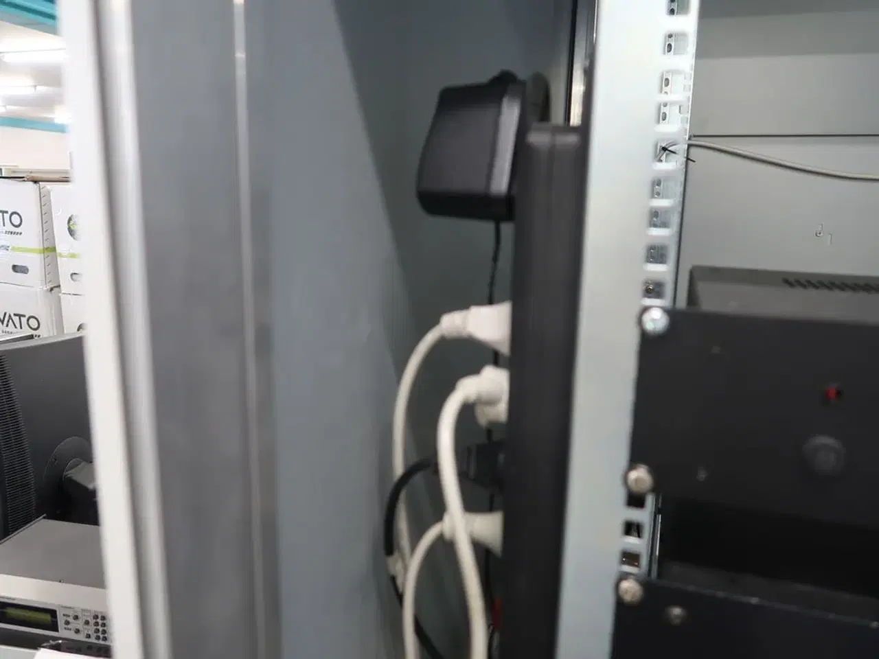 Billede 9 - Test facilitet/skab