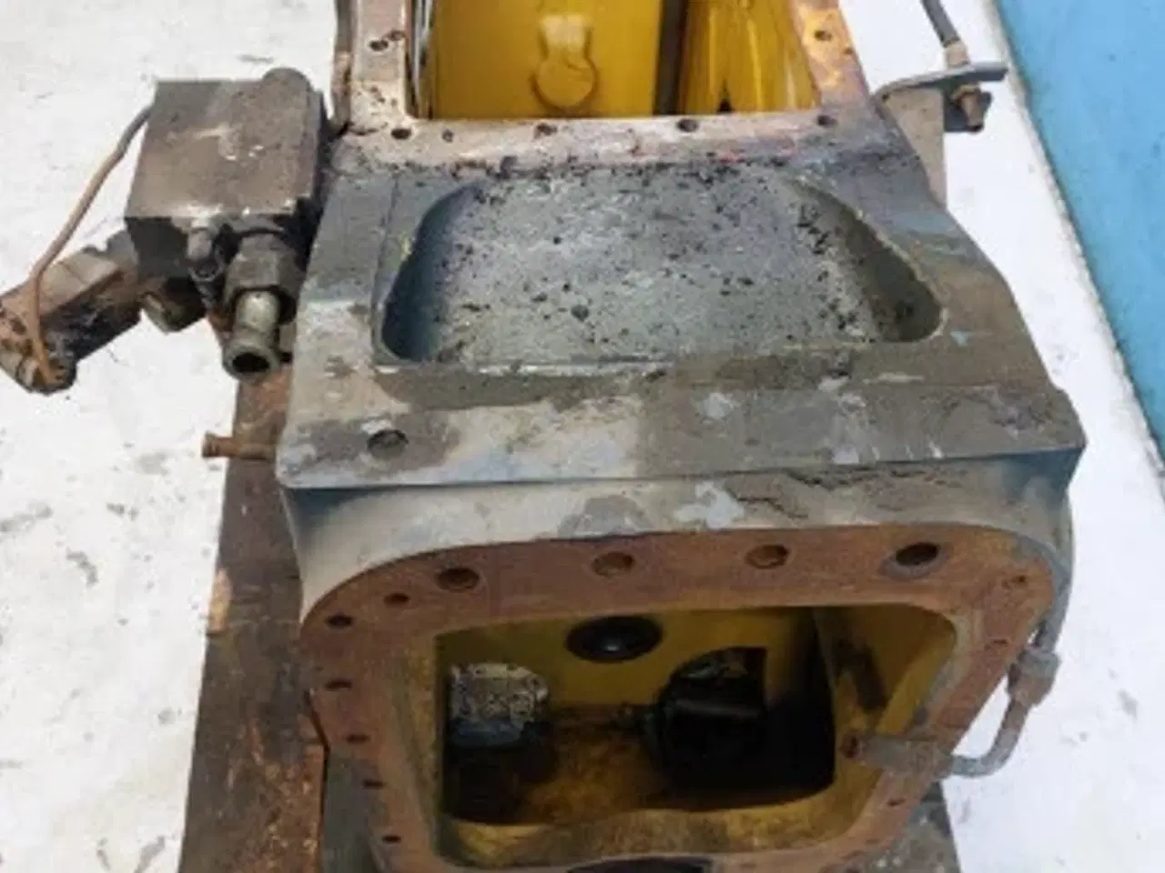 Billede 7 - New Holland 8670 Bagtøjhus 9840400