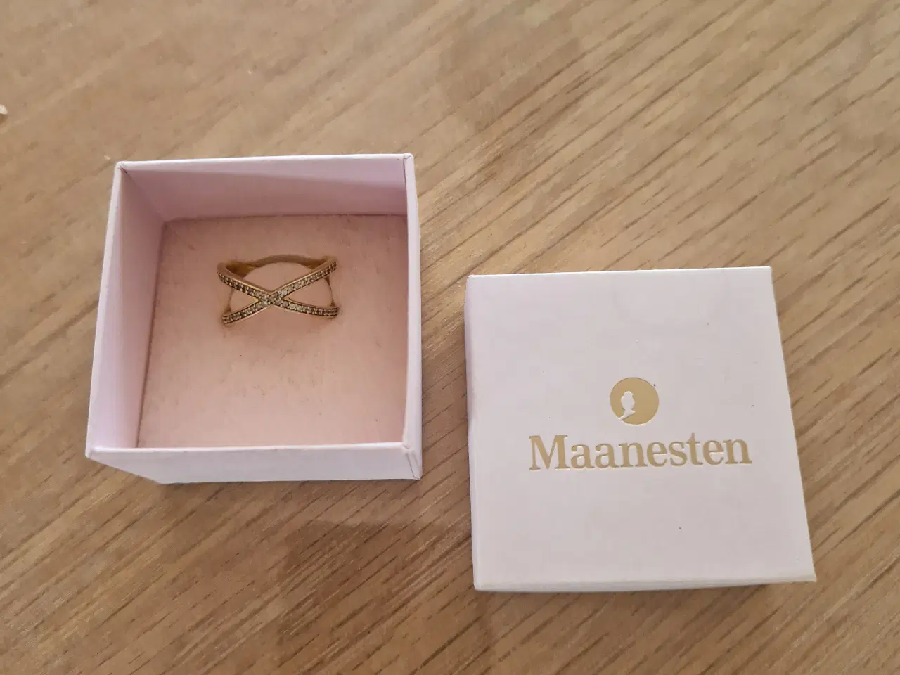 Billede 1 - Maanesten ring