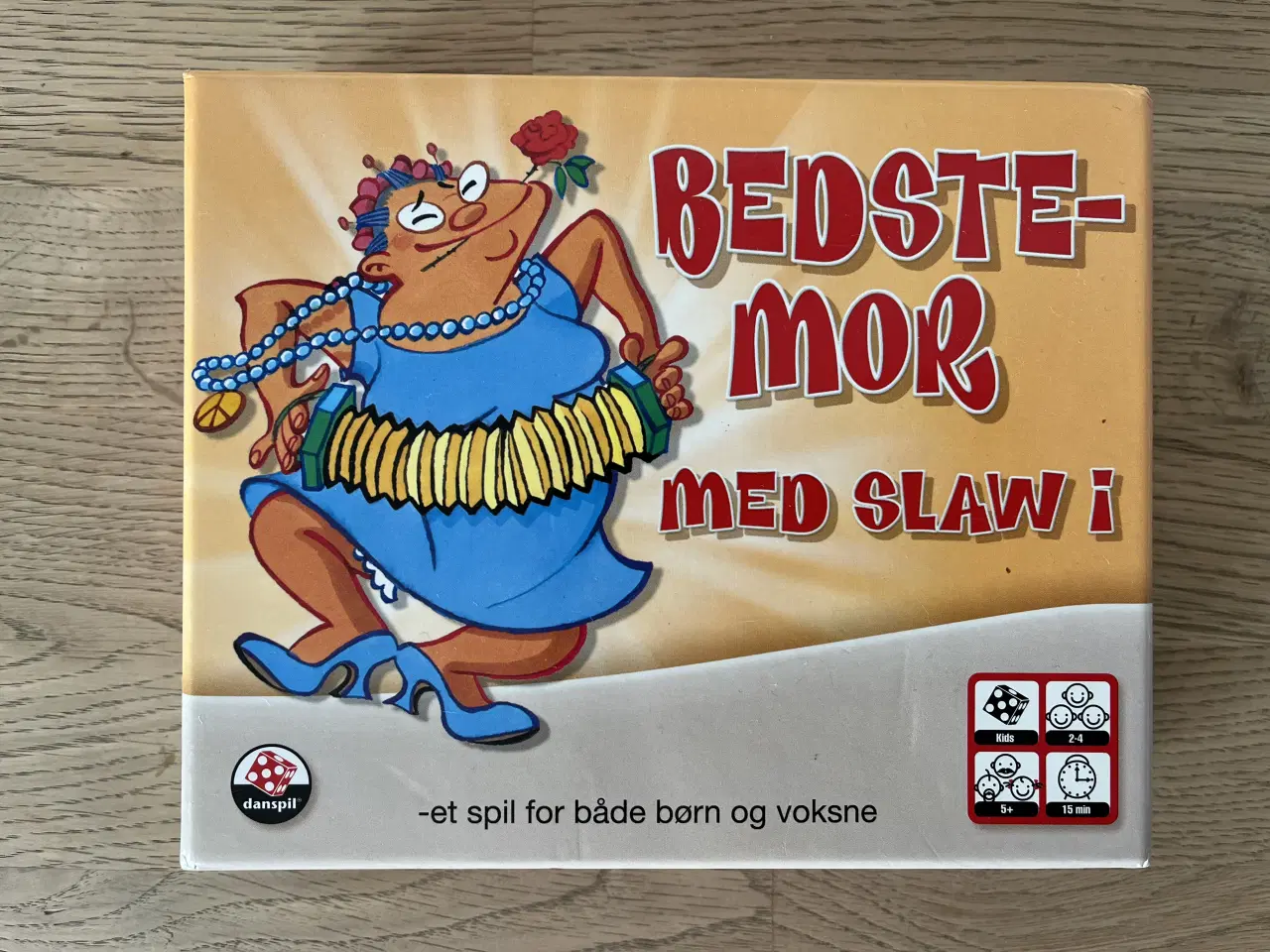 Billede 3 - KOMPLET SPIL: Bedstemor med slaw i