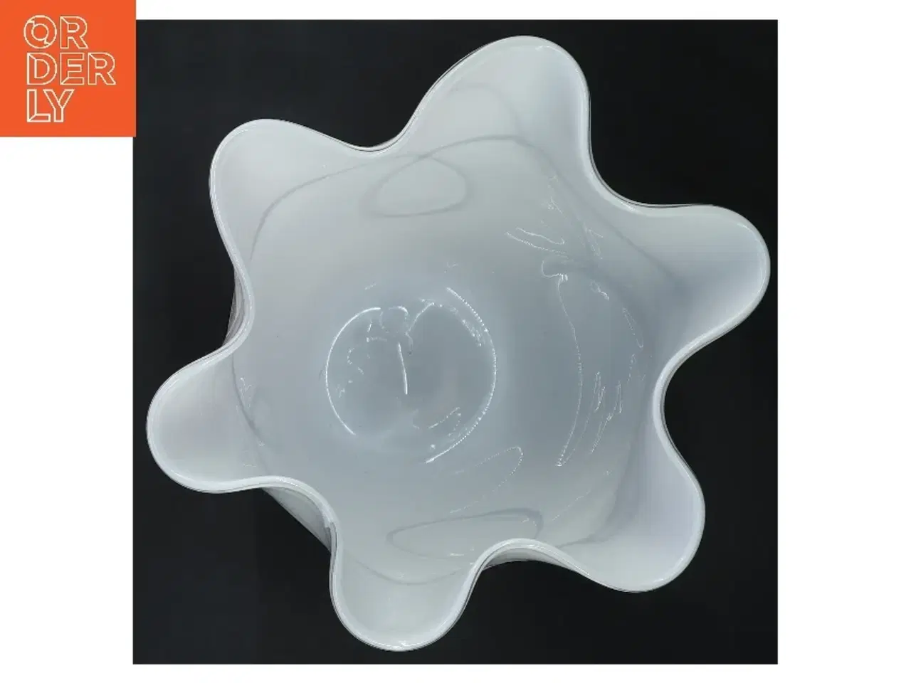 Billede 3 - Elegant hvid vase (str. 18x18 cm)