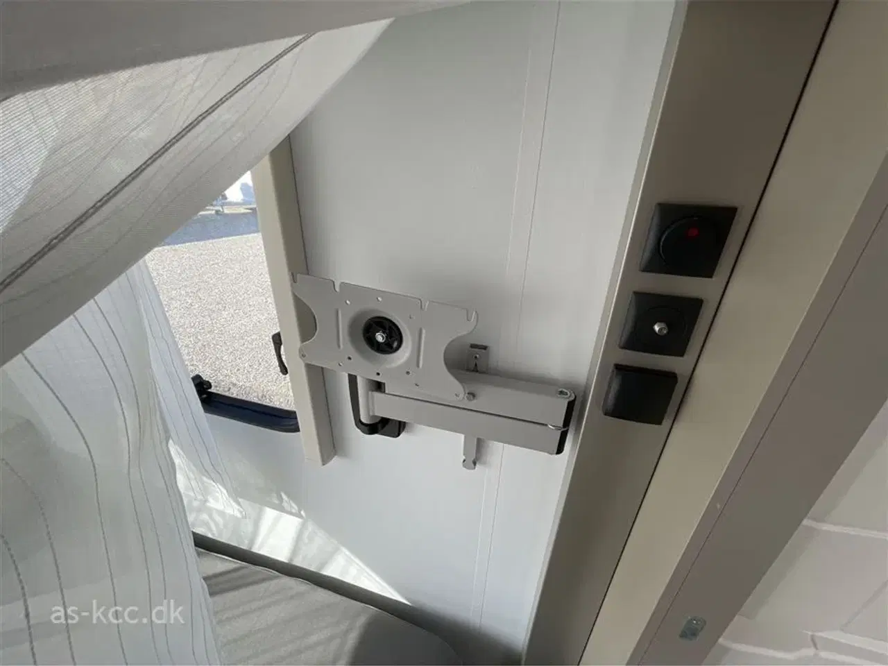 Billede 12 - 2022 - Adria Altea 552 PK   Adria Altea 552 PK årg. 2022 Incl 7 sovepladser, 4 siddepladser. Isabella Pacific 3 m , Isabella Sun Shine med front