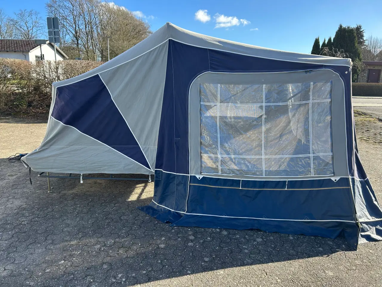 Billede 1 - Camp-let inkl. cykel holder