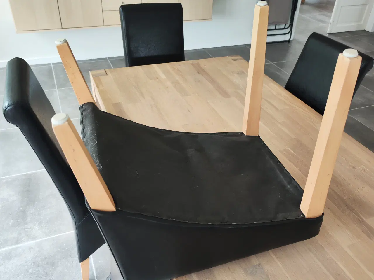 Billede 1 - Spisebord plus 6 stole 