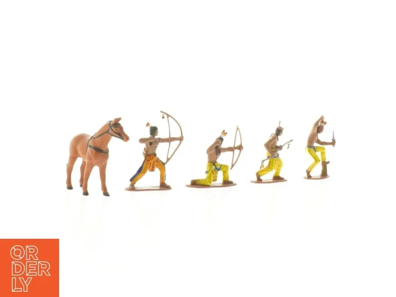 Billede 1 - Plastik indianerfigurer og hest (str. 5,5 cm til 7 cm høj)