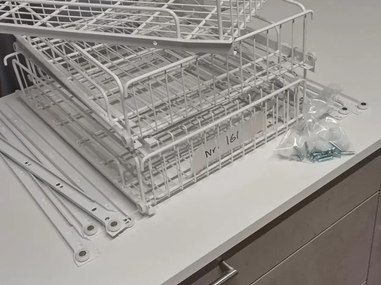 Billede 4 - 4 STK.  Hvide KVALITETS TRÅDKURV på rulleudtræk