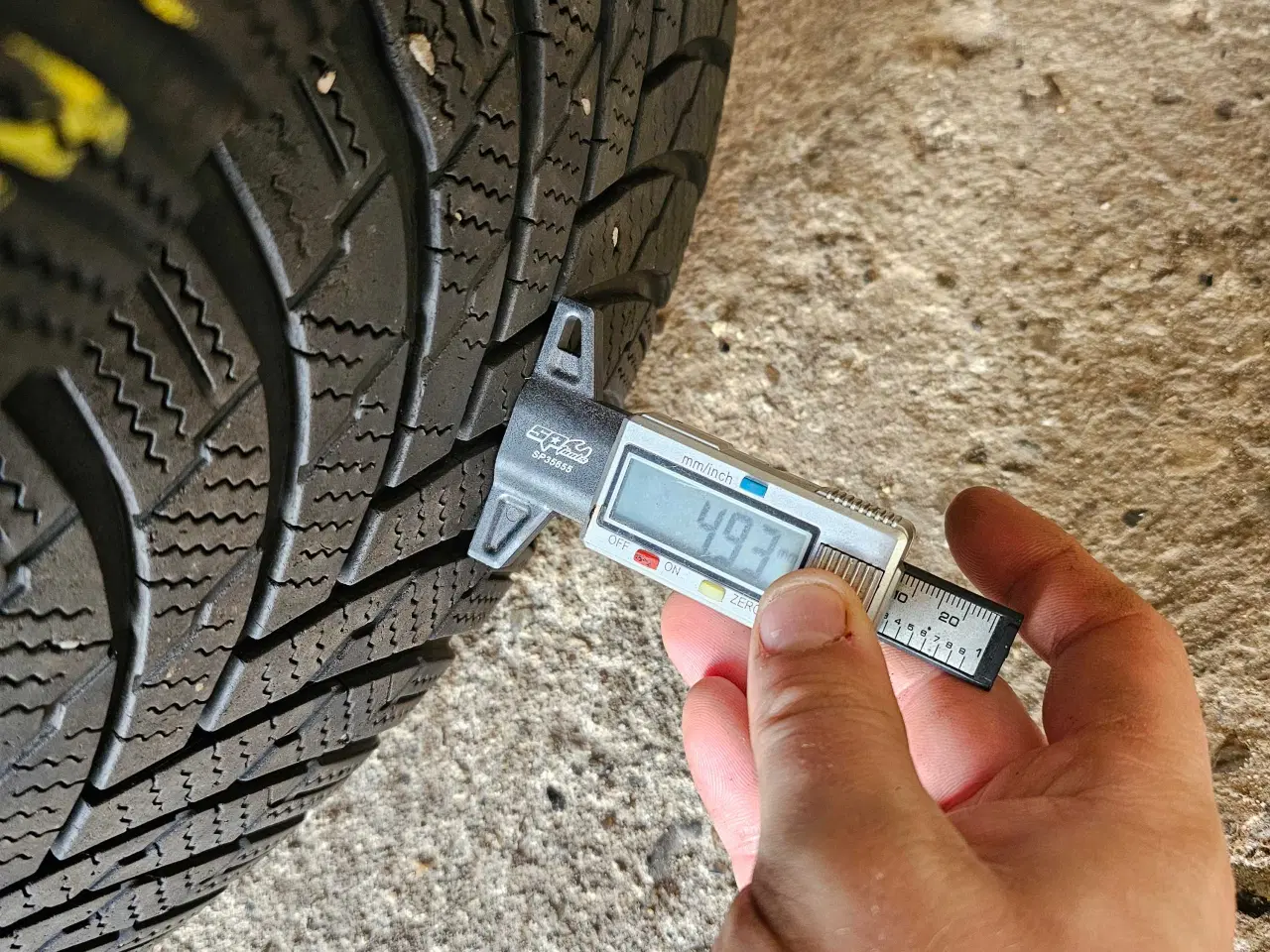 Billede 2 - 225/65R17 106H Vinterdæk