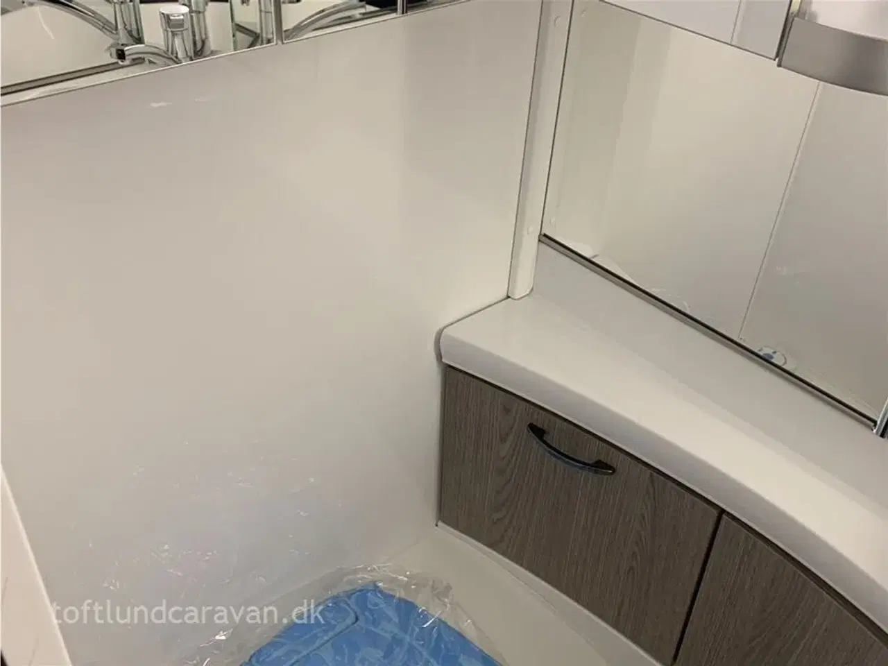 Billede 17 - 2025 - Hobby On Tour 460 DL Sønderjyllands aut. HOBBY forhandler. NY 2025 m/ENKELTSENGE m/lameludtræk. NU PÅ LAGER !