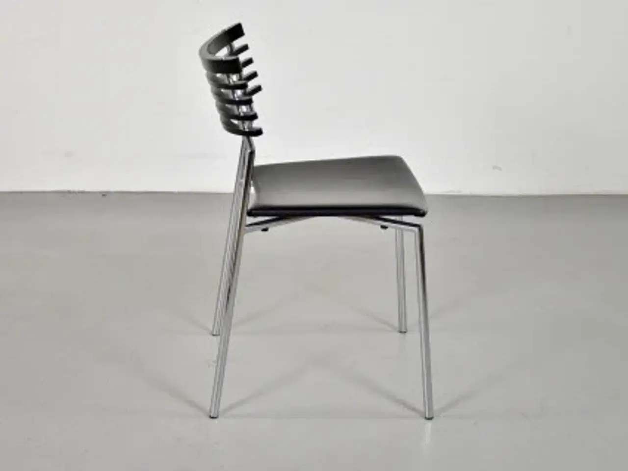 Billede 4 - Randers radius konferencestol med sort ryg og sort læder polster