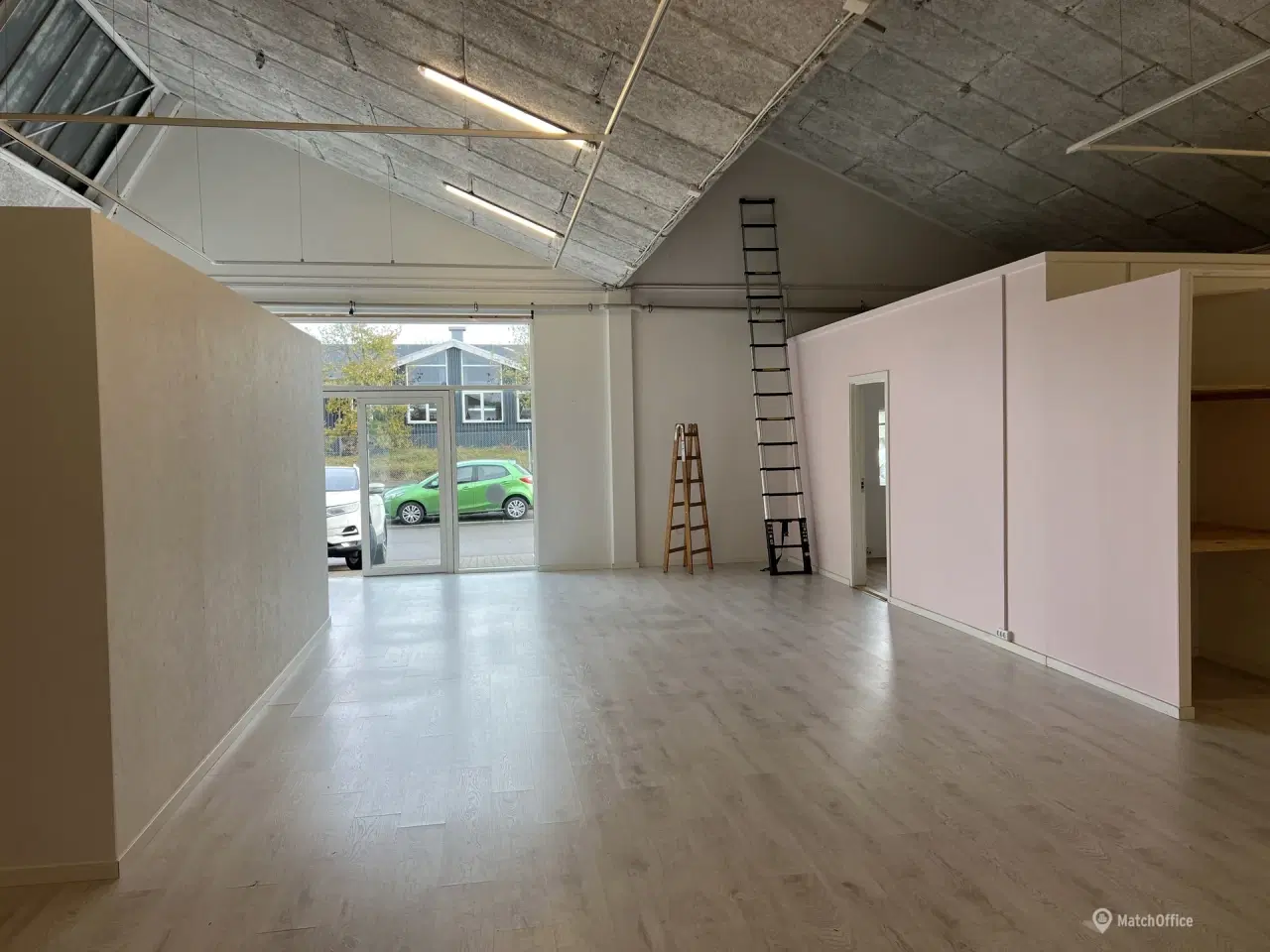 Billede 3 - Butikslokale med Glasparti