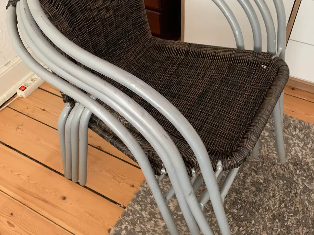 Billede 1 - Jeg har disse havestol til salg med hynder fejler 