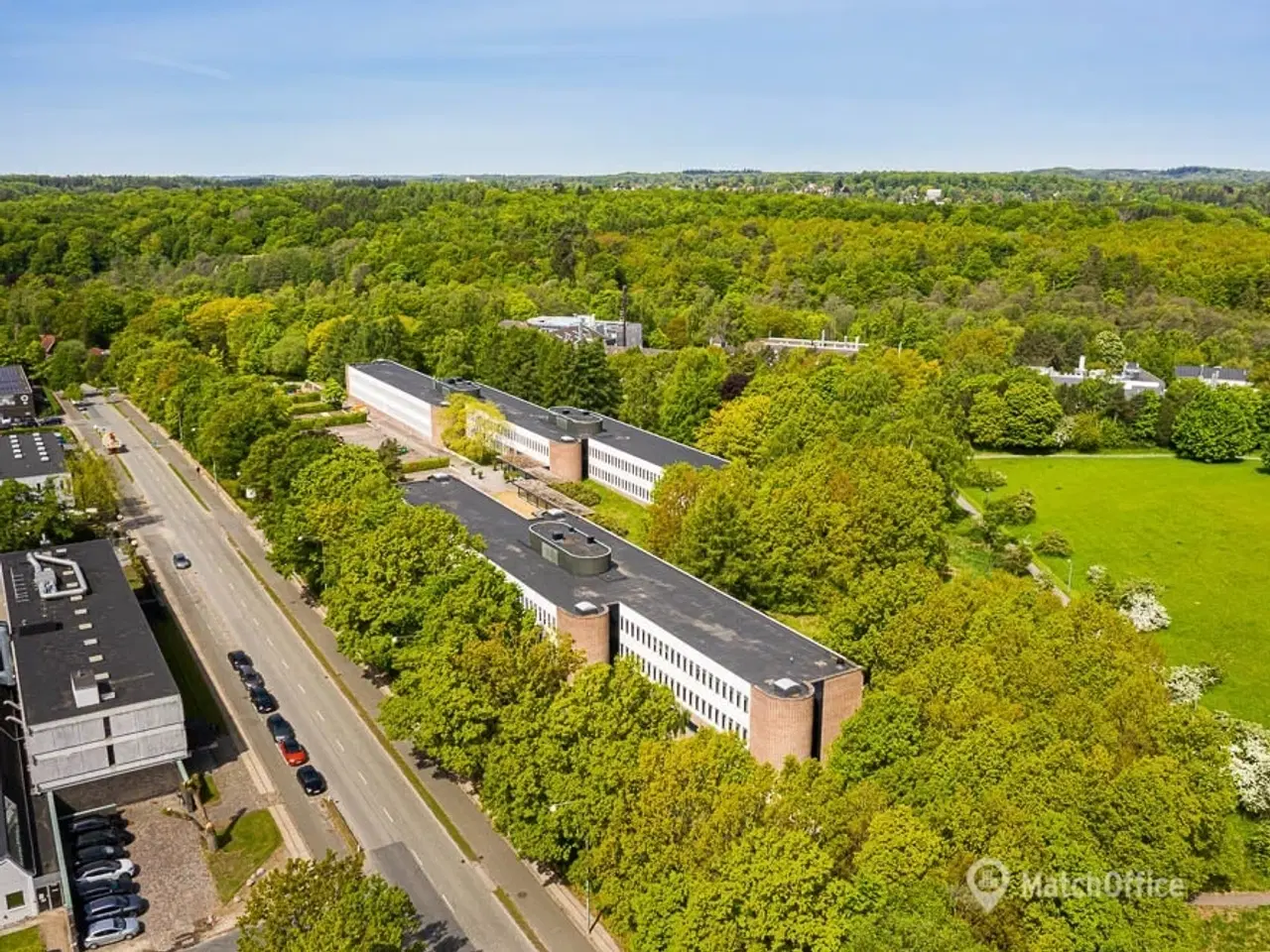 Billede 5 - Unik arkitektur placeret i skøn natur